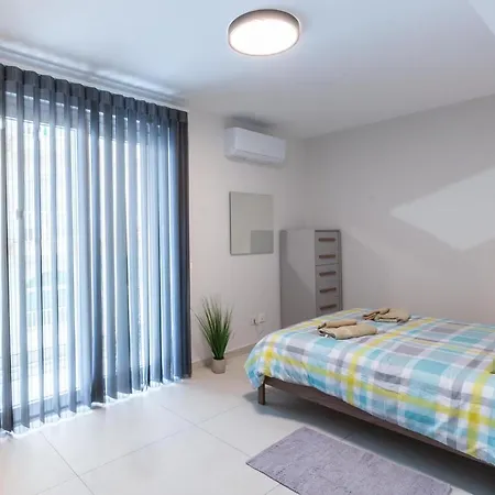 Seafront Luxury Lejlighed